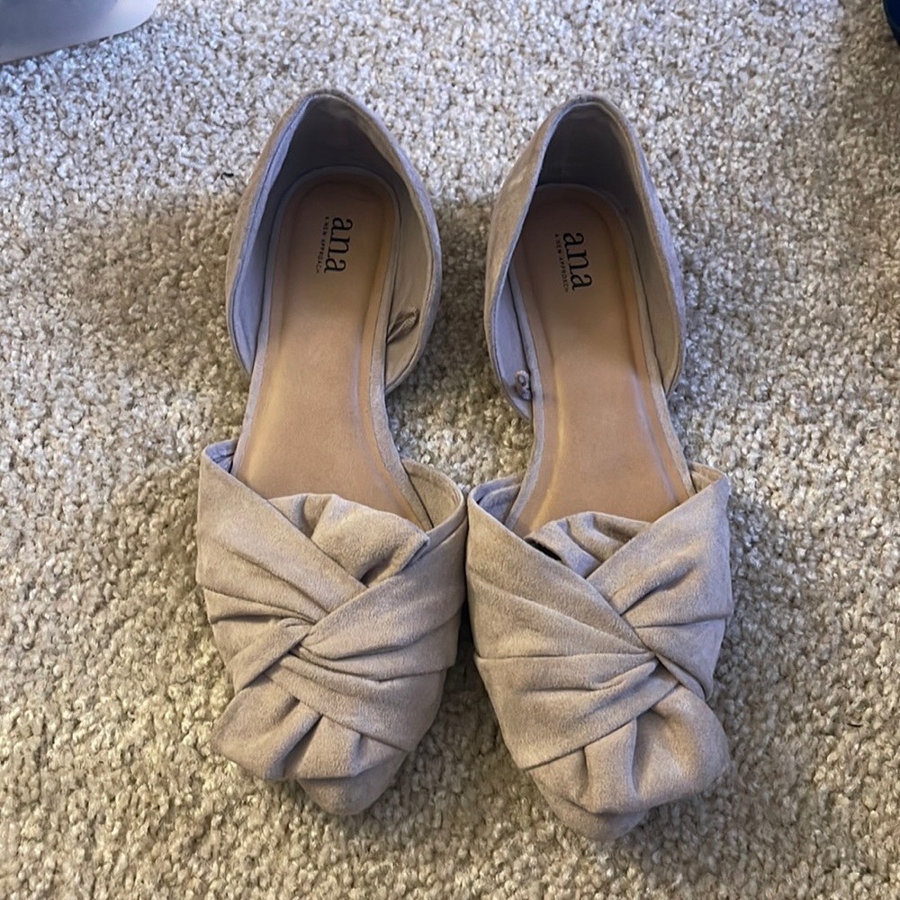 Tan flats